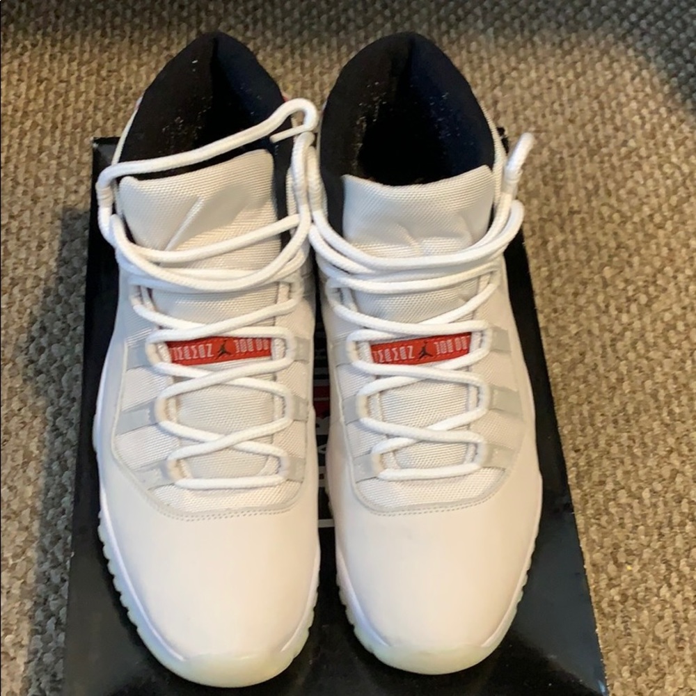 Air Jordan 11 Retro Platinum Tint size 13